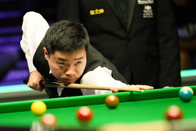 他在三分线 他在三分线