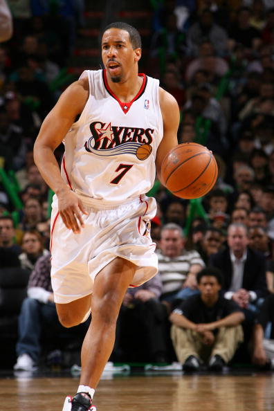 不仅是更亲 不仅是更亲